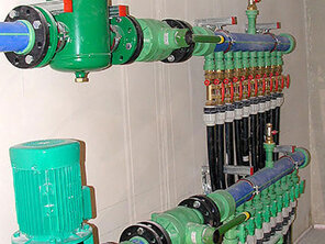 Bivalente Wärmepumpenanlage mit 100 kW 